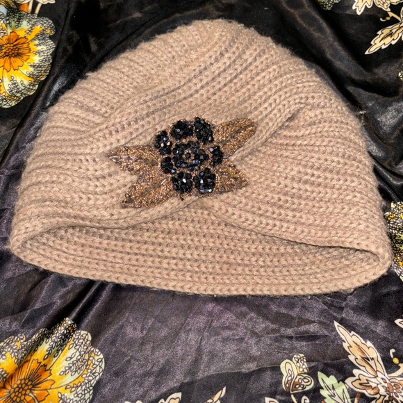 Beanie - Picture 1 of 3